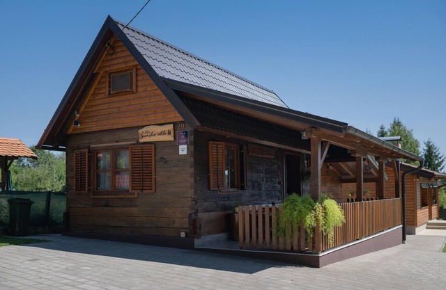 Cozy home in Velika Gorica with sauna
