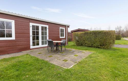 Cozy Home In Wagenborgen With Wifi