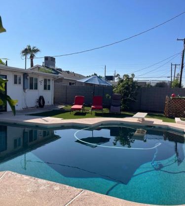 Cozy Home with Sparkling Pool/Pet Friendly
