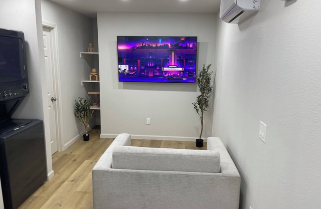 Cozy house in peaceful Modesto with WiFi, AC