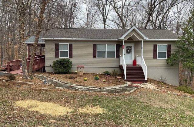 Cozy house in quiet SML community. Close to State Park, wineries, Bridgewater.