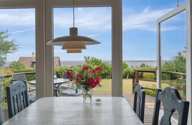 Cozy house with sea view and beautiful location