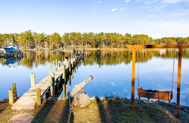 Cozy house with deep water private dock
