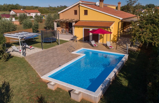 Cozy house with pool in Istria