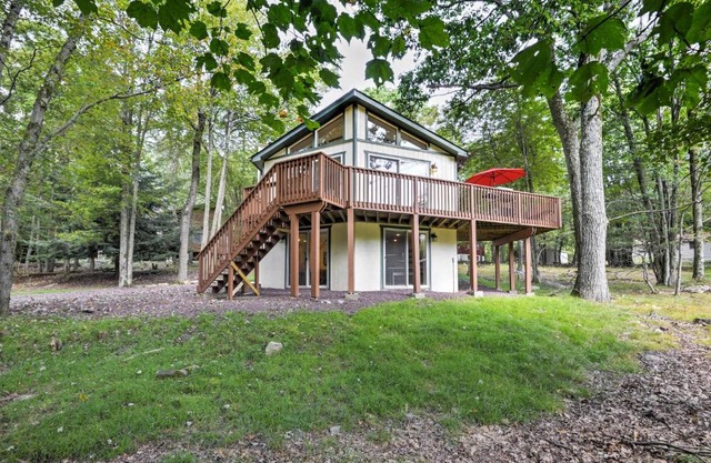 Cozy Lake Harmony Home with Deck - Between 2 Lakes!