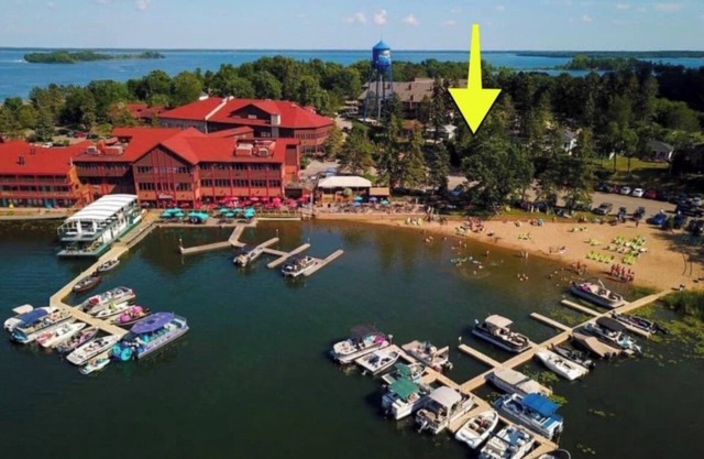 Cozy Lakeview Cabin in the heart of Breezy Point Resort