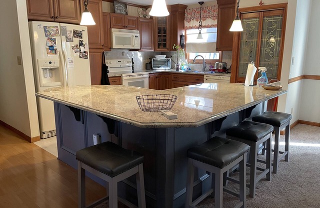 Cozy large family escape near Ski Resorts, Delaware River, and Hiking trails!