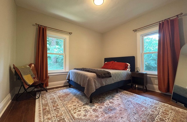 Cozy Modern 2 Bedroom House Near Downtown Cincinnati in Historic Westwood