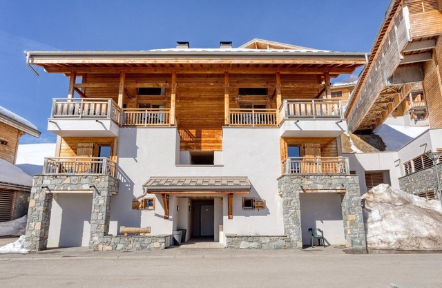 Cozy Mountain Stay w/Balcony