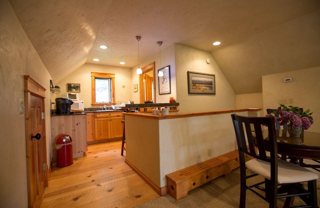 Cozy Mountain Studio close to Bigfork, Flathead Lake, Swan Lake
