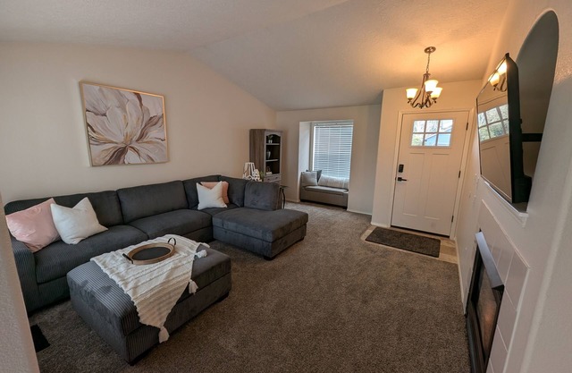 Cozy North Keizer Retreat