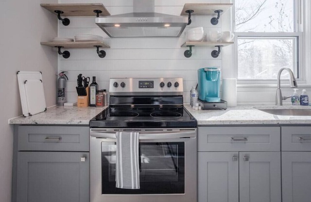 Cozy Oakley 2B House Mins to Downtown, UC Hospital