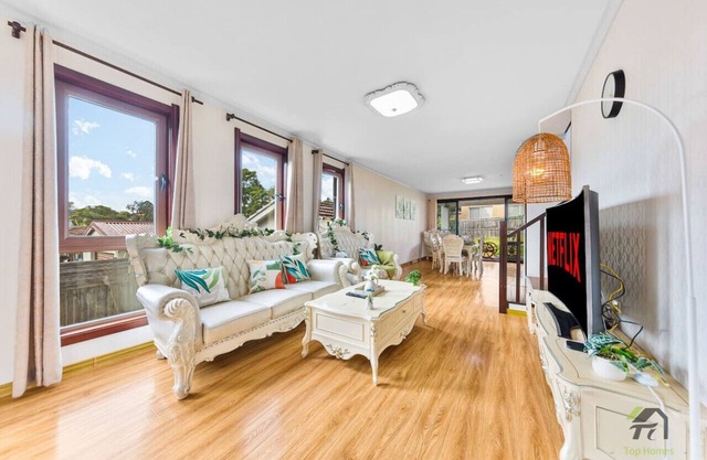 Cozy Oasis in Great Location with fun