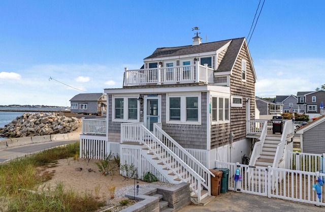 Cozy Oceanfront Mermaid Haven