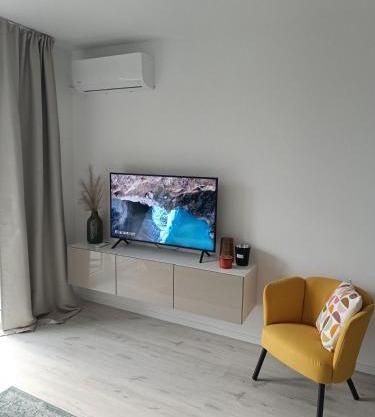 Cozy one-room apartment with garage and AC