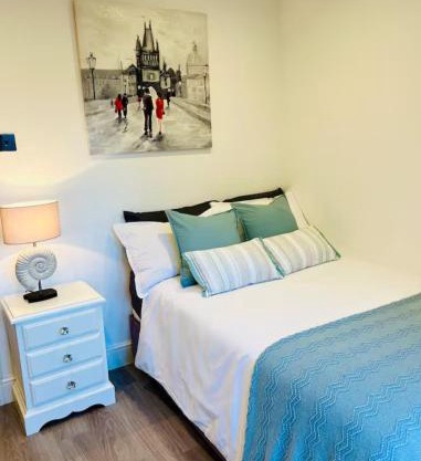 Cozy Private Access Room