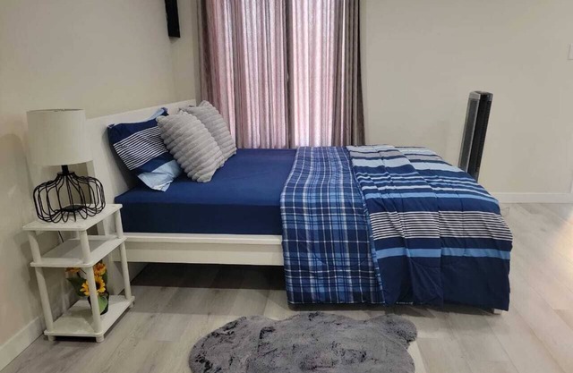 Cozy Private Basement Suite with Separate Entrance & Patio Space