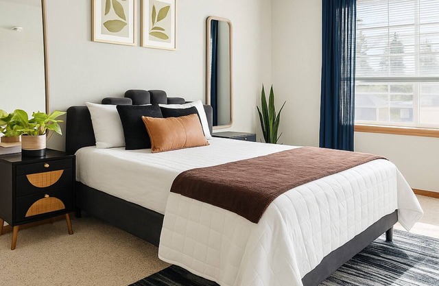 Cozy private room w/turo car rental option