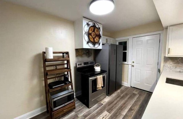 Cozy & quiet historic style home