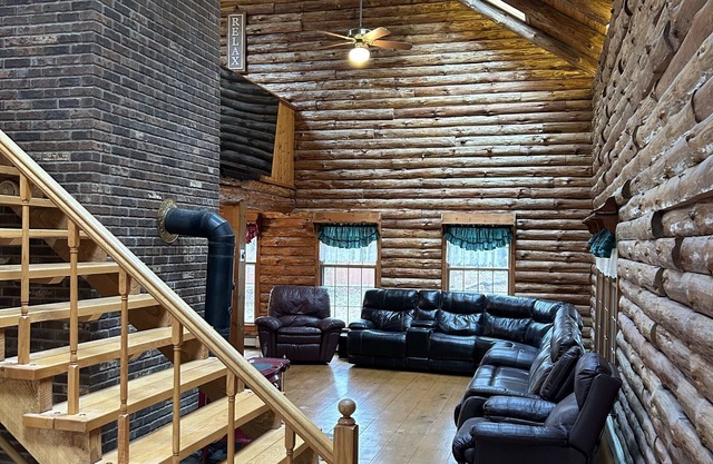 Cozy retreat with jacuzzi and 12 acres of land to escape away too. Pet friendly