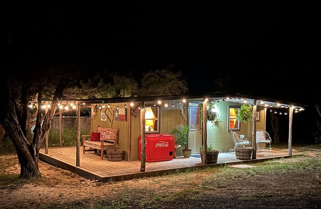 Cozy Rustic Cabin in Paradise - Excellent for Viewing Eclipse!