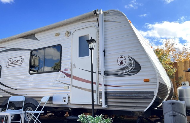 Cozy rv near everything !