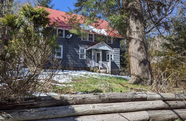 Cozy Ski 2bd Apt. One mile from Belleayre Mountain.