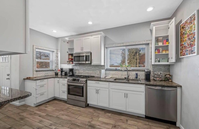 Cozy South City Bungalow /ABODEbucks