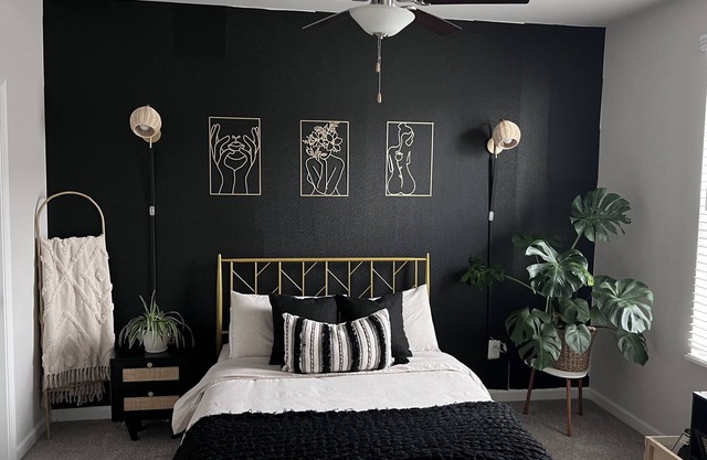 Cozy Spacious Nashville Studio