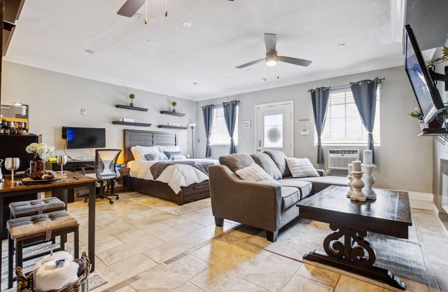 Cozy Studio Apartment , Luxury and Private Firepit