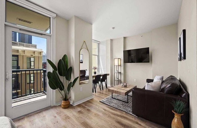 Cozy Studio in the Gaslamp
