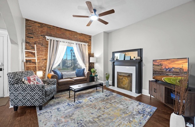 Cozy & Stylish Home | Historic Dist Near Riverwalk