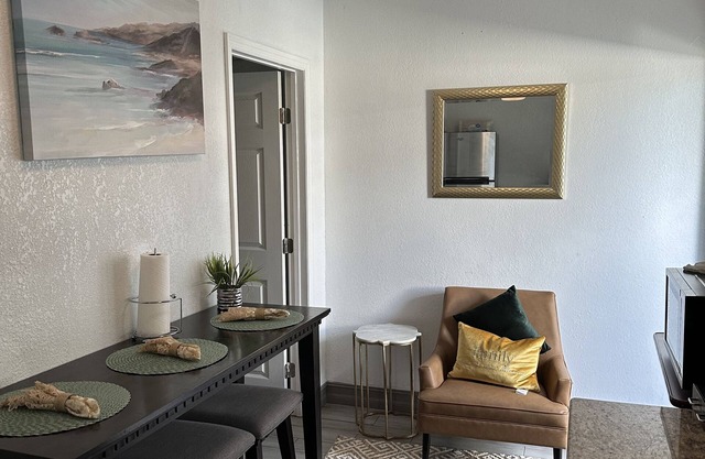 Cozy Suite in the Heart of Orlando near Universal Hot Tub Spa