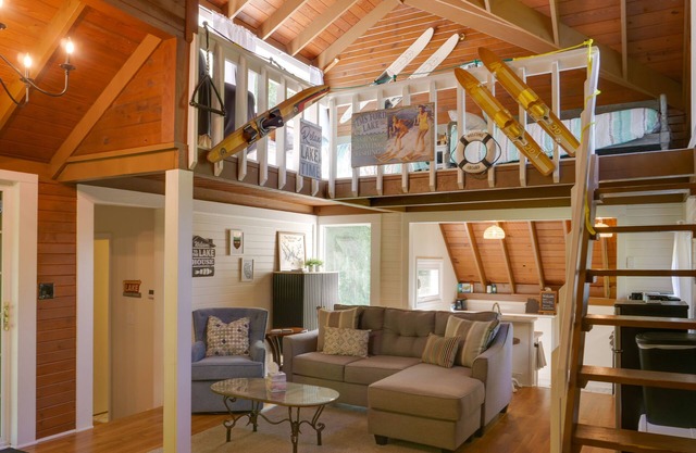 Cozy Tennessee Cabin w/Deck, Grill & Fire Pit!