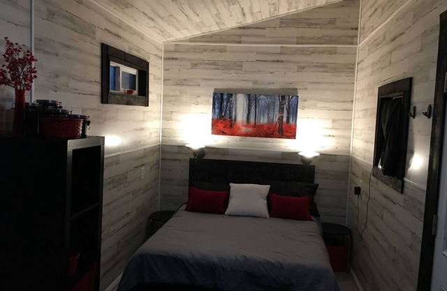 Cozy Tiny Home in Spring Glen – Perfect for Work Stays!