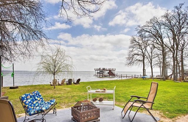 Cozy Trinidad Cabin on Cedar Creek Lake!