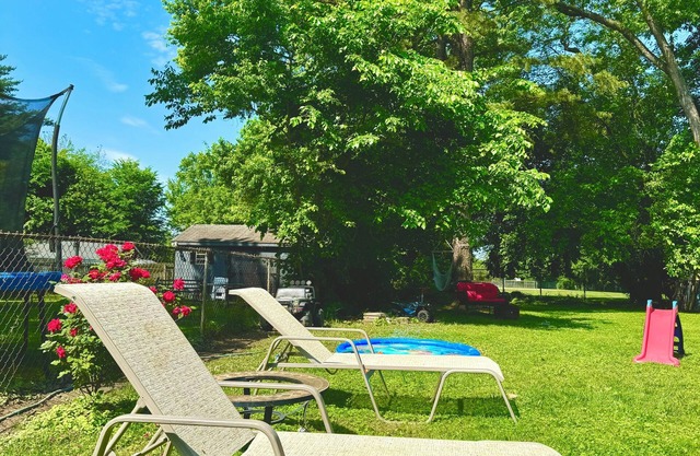Cozy with A Huge Yard-5 minutes Swarthmore & Widner 11 mins from PHL