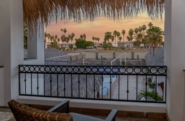 Cozy villa with shared pool, rooftop hang out, and centrally located