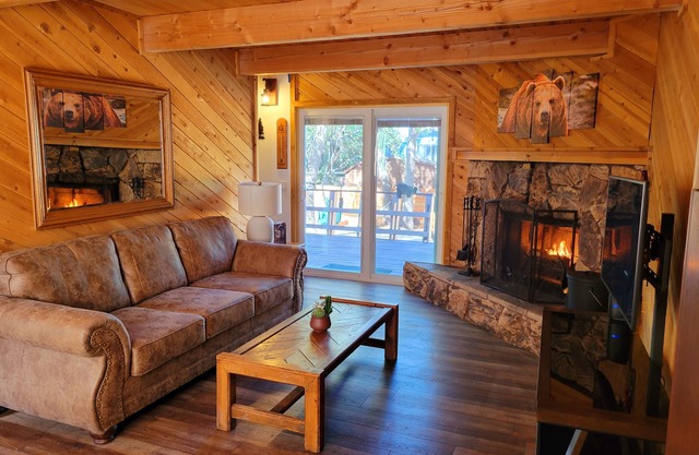 Cozy Winter Haven in Big Bear: Family Getaway!