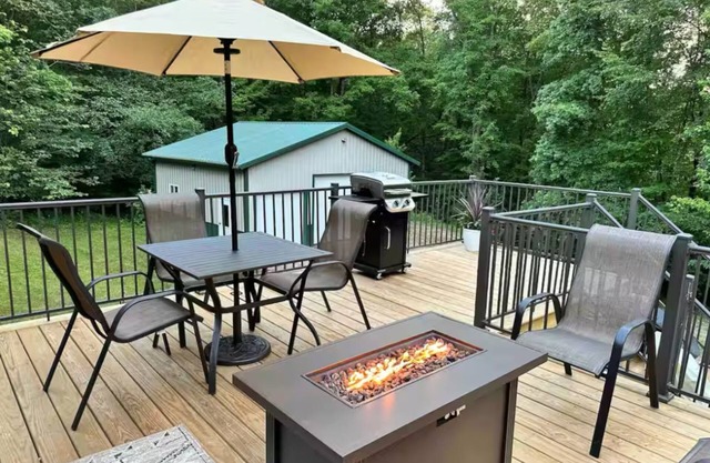 Cozy Winter Woods Retreat Near Cascade Ski, Wisconsin Dells & Devil’s Lake