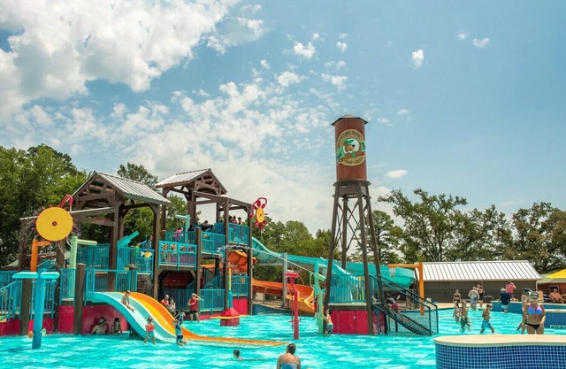 Cozy Wood Cottage in Tyler