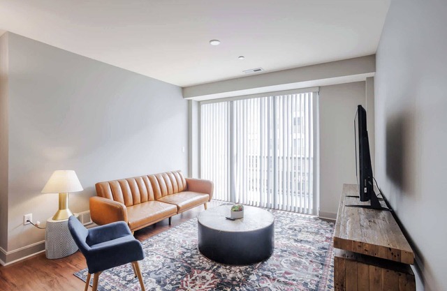 CozySuites at the Banks gym, pool 13