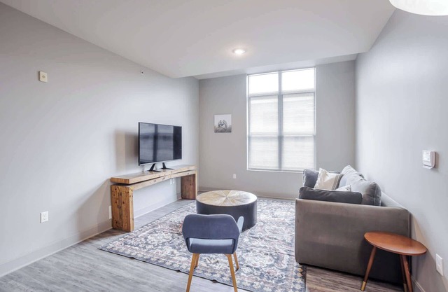 CozySuites at the Banks gym, pool 10