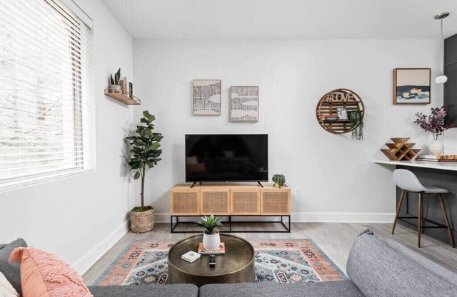 CozySuites Modern Studio in Meridian Kessler