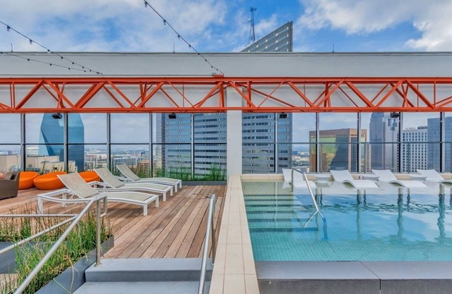 CozySuites | TWO Stylish 2BR Condo on Elm St.