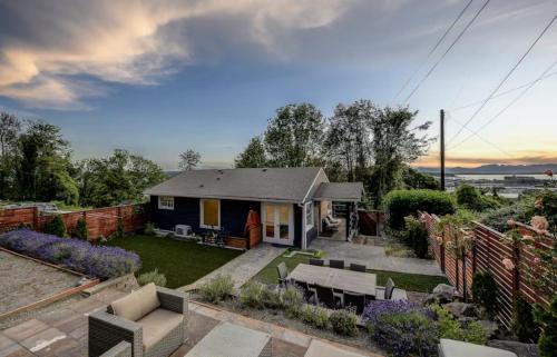 Craftsman home near Stadiums with stunning views