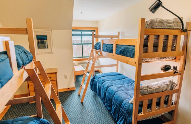 Crawford Notch, Free Hiker Breakfast, Gear Library, Hiker Shuttle, Shared Bath