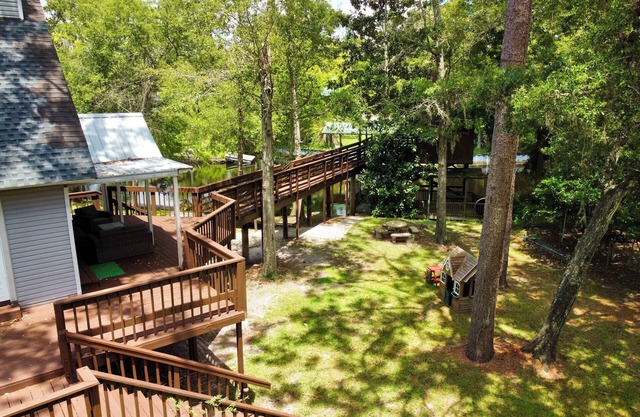 Creek House Hideaway W/NEW HOT TUB