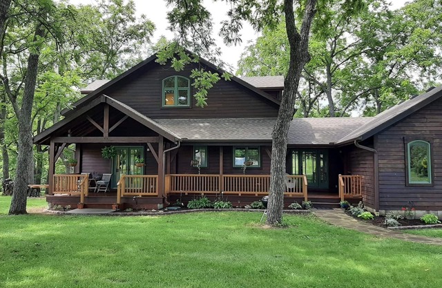 Creekside Country Estate, Lower Level Walk-Out, Stars, Trails & Fire Pit