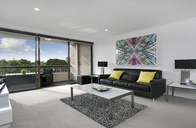 CREM4 - Newly Renovated Immaculate 1BR Apartment